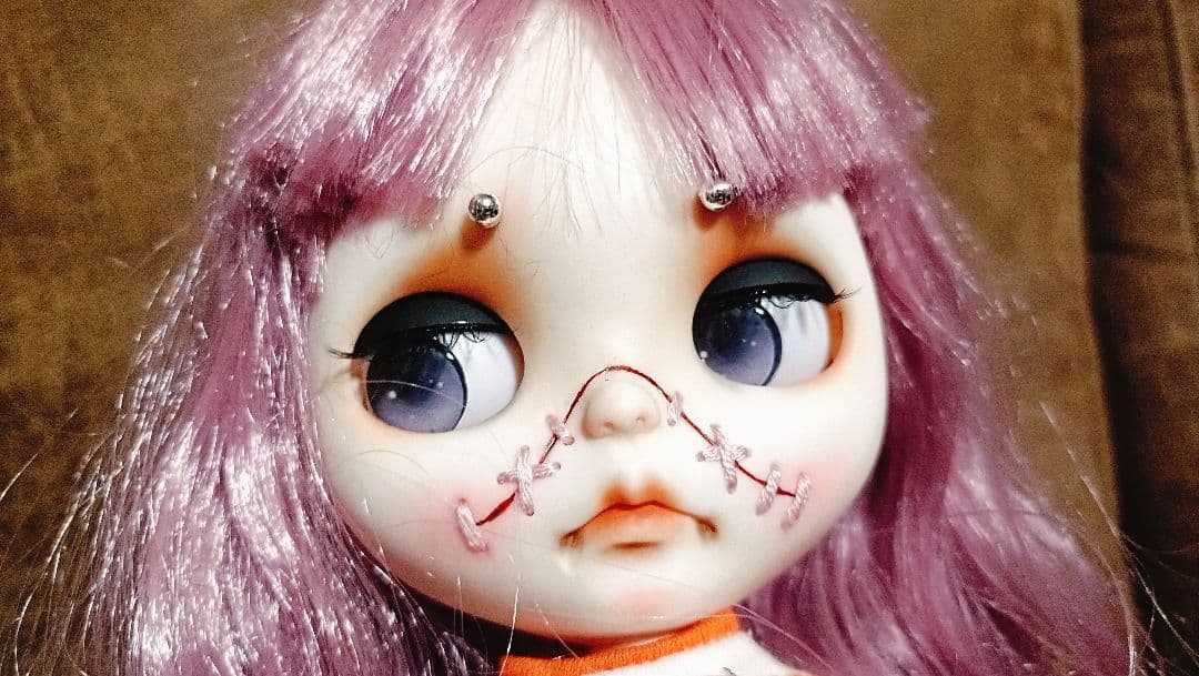 本体☆カスタムドール☆顔に縫い目 キズ 眉ピアス 女の子 アイシー