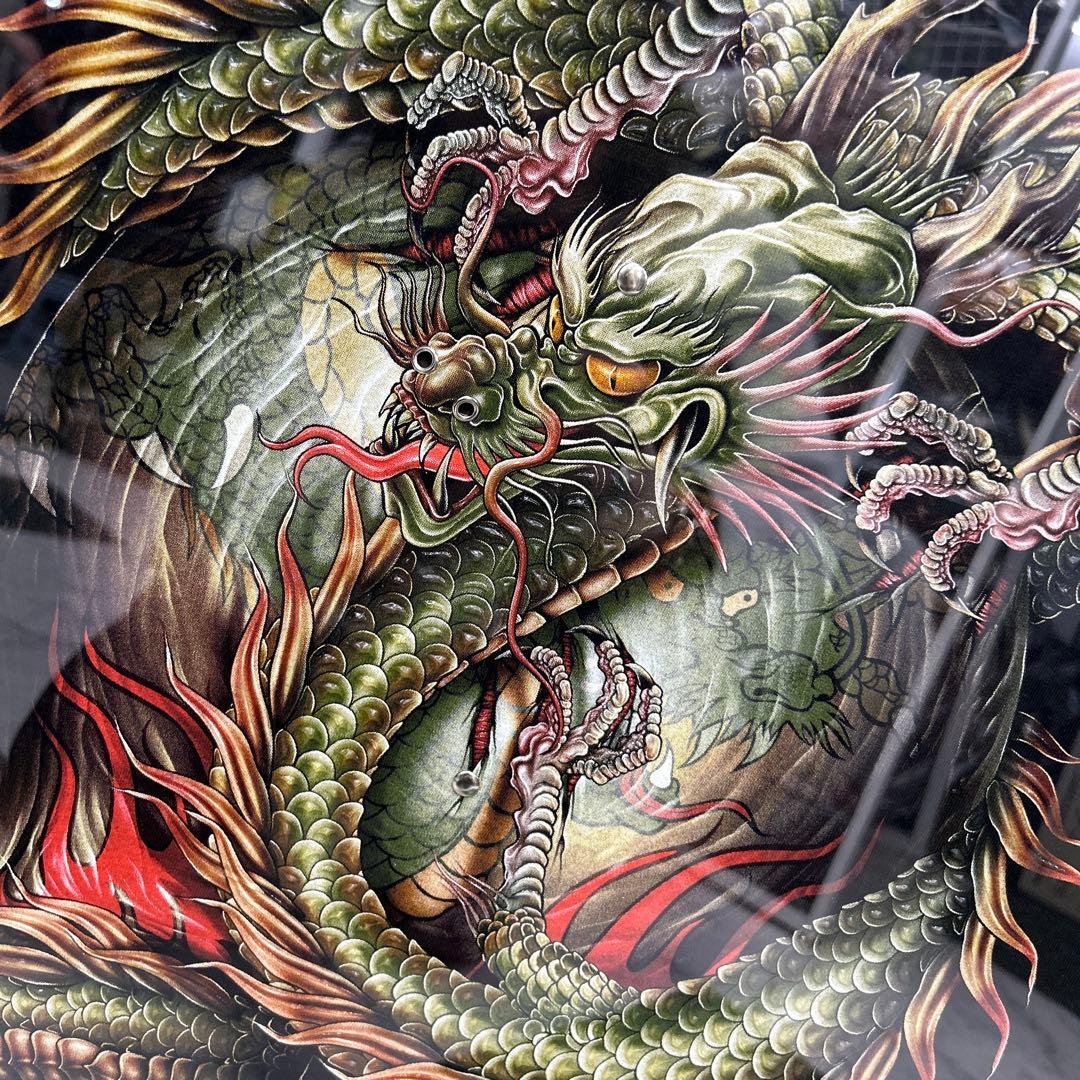 お部屋のインテリアに最適！フレーム付★インパクト大★暗闇で光る龍★A2サイズ