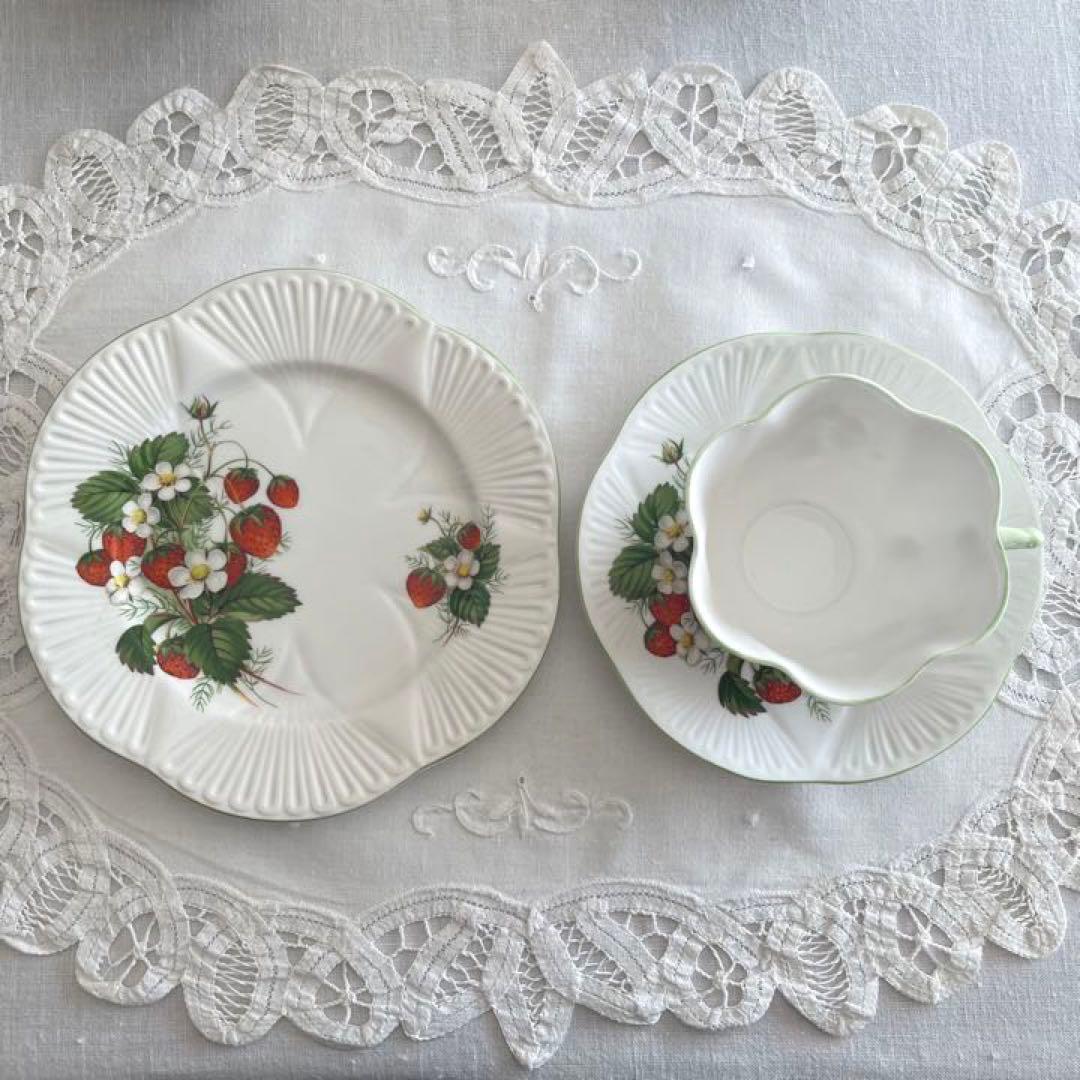 シェリー Shelley レア 希少 ストロベリー デインティシェイプのトリオ①