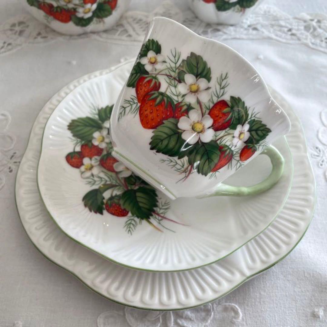 シェリー Shelley レア 希少 ストロベリー デインティシェイプのトリオ①