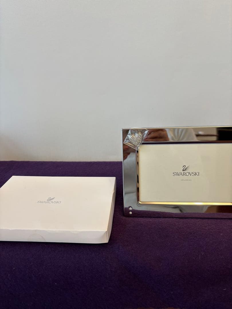 Swarovski フォトフレーム ハート型クリスタル付き
