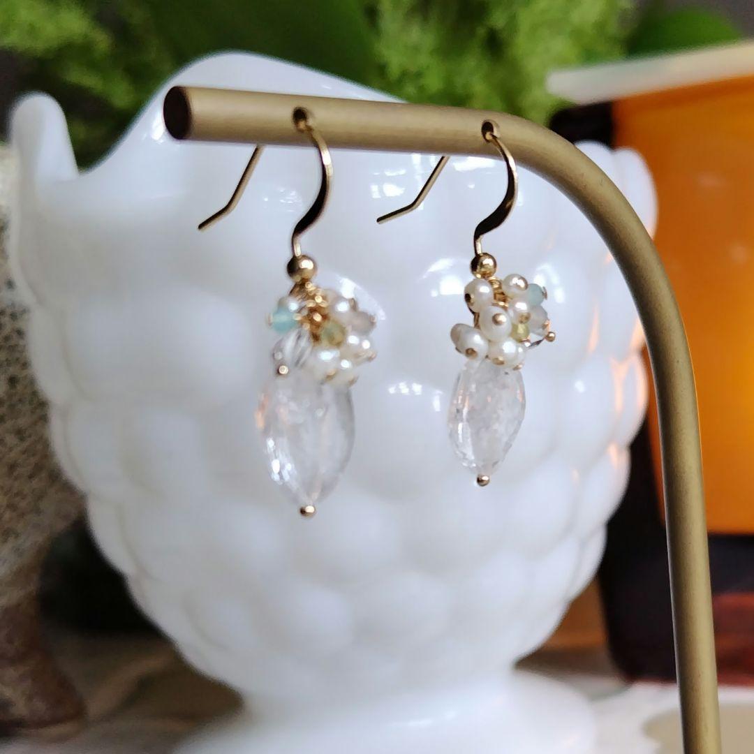１4Kgf天然石WinterWhite♡ポンポンピアス