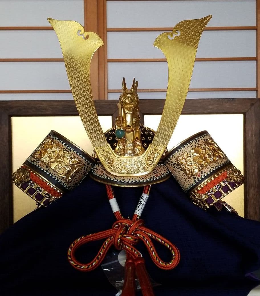 五月人形　平安武久作　18号兜飾り