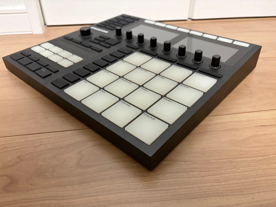 ③Native Instruments MASCHINE Mk3 ライセンス有
