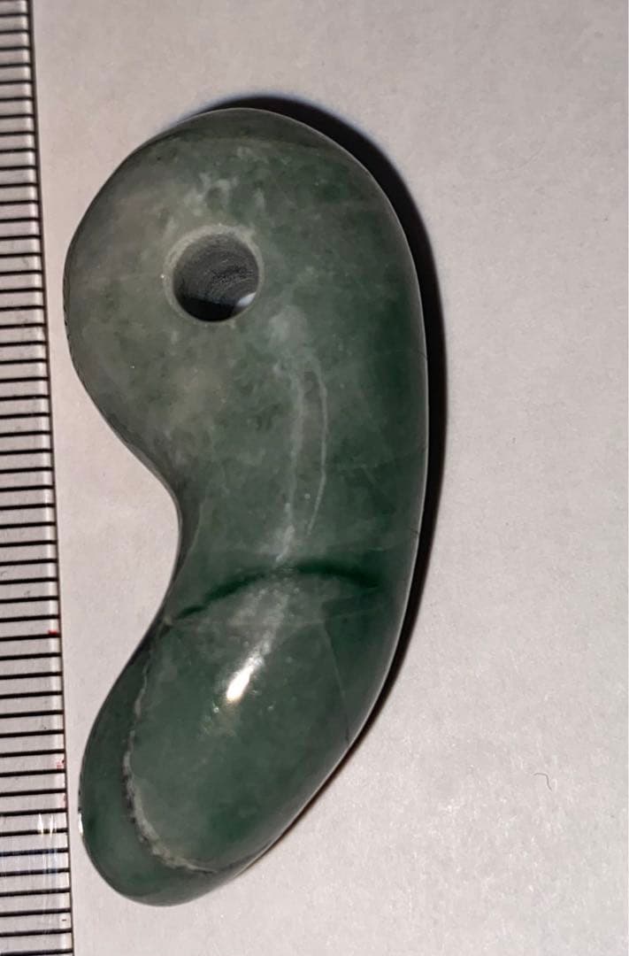 糸魚川翡翠の勾玉