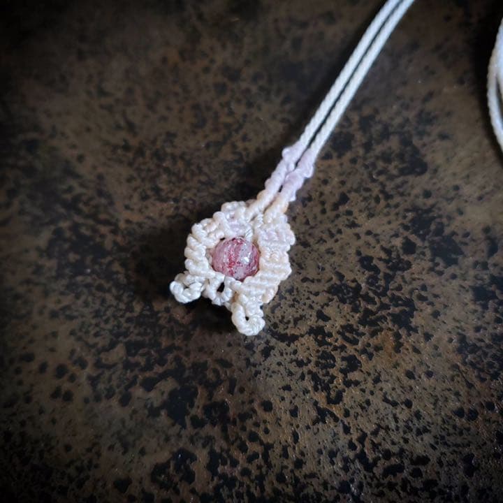 ふわふわインクルージョン「ガーデンクォーツ 」マクラメ編みネックレス