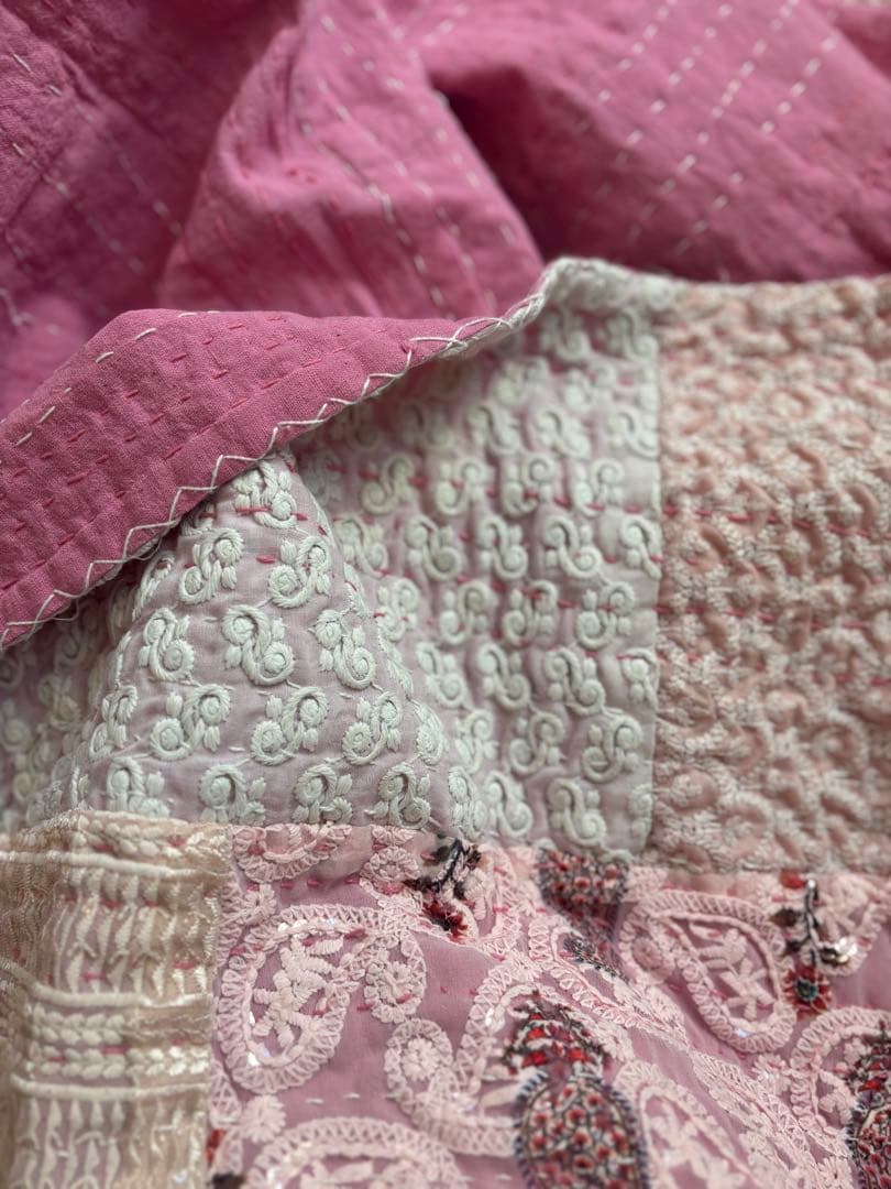 【淡いピンク】ラリーキルト　インド刺繍　カンタ ヴィンテージ　マルチカバー