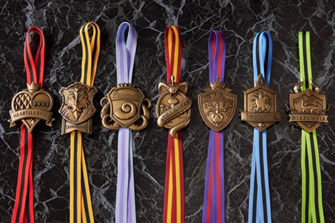 ツイステ レプリカ腕章 ハーツラビュル寮 未開封品 - メルカリ