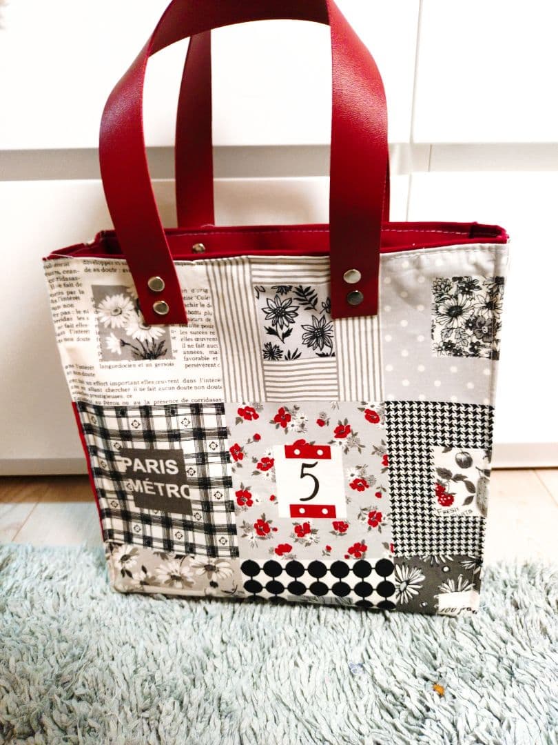 《ハンドメイド商品》廃盤3カラー小関鈴子さんパッチワーク生地♡トートバッグ♡