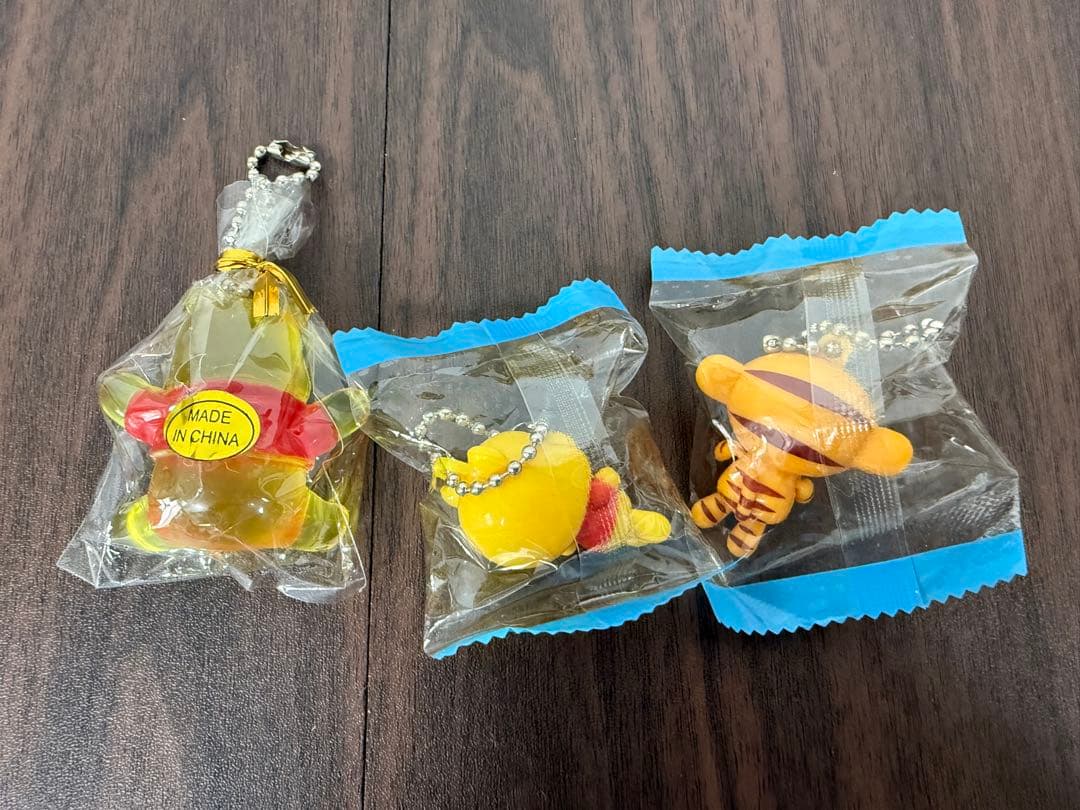 【入手困難】くまのプーさん　ミニマスコット　キーホルダー　缶バッジ　平成　希少