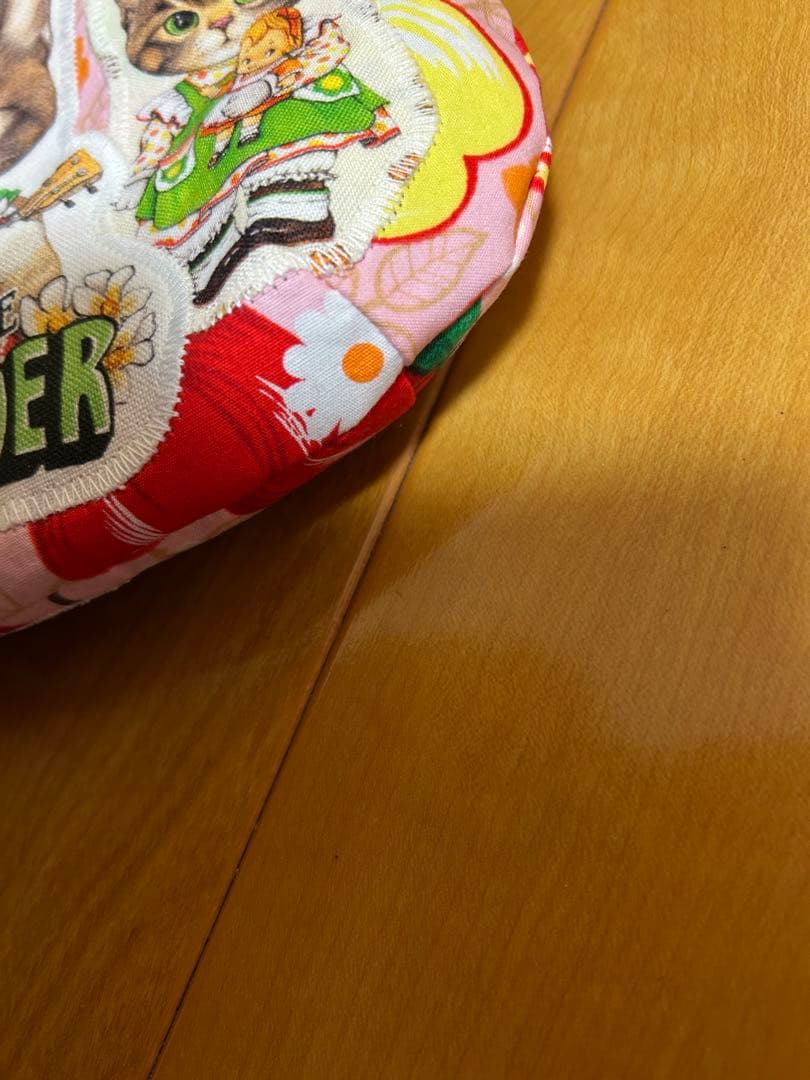 ハンドメイド コヤンイサムチョン ダーツ入りポーチ - メルカリ