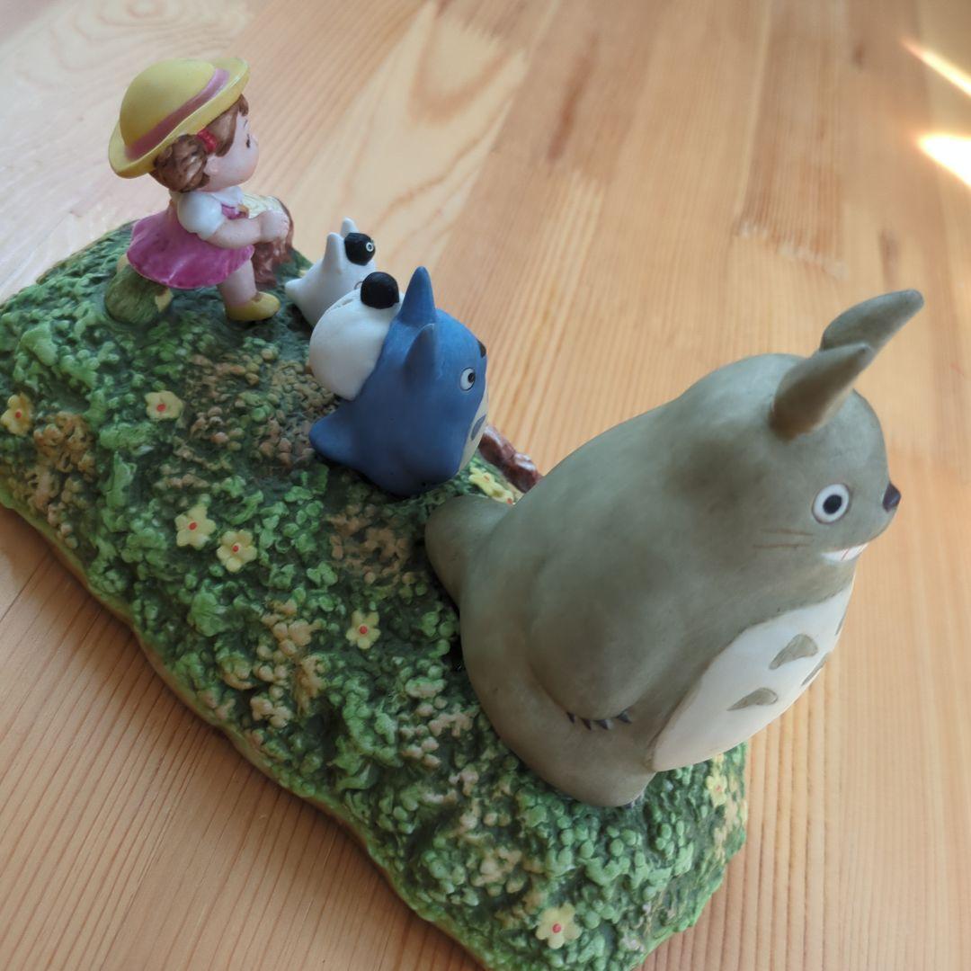 トトロとメイの陶器製置物 ジブリ　 オルゴール　さんぼ