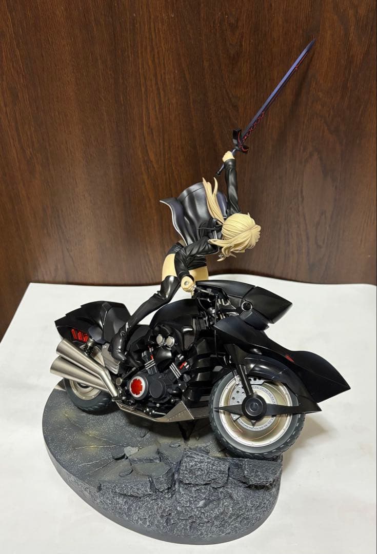 u*e様 セイバー アルトリア・ペンドラゴン オルタ&キュイラッシェ・ノワール