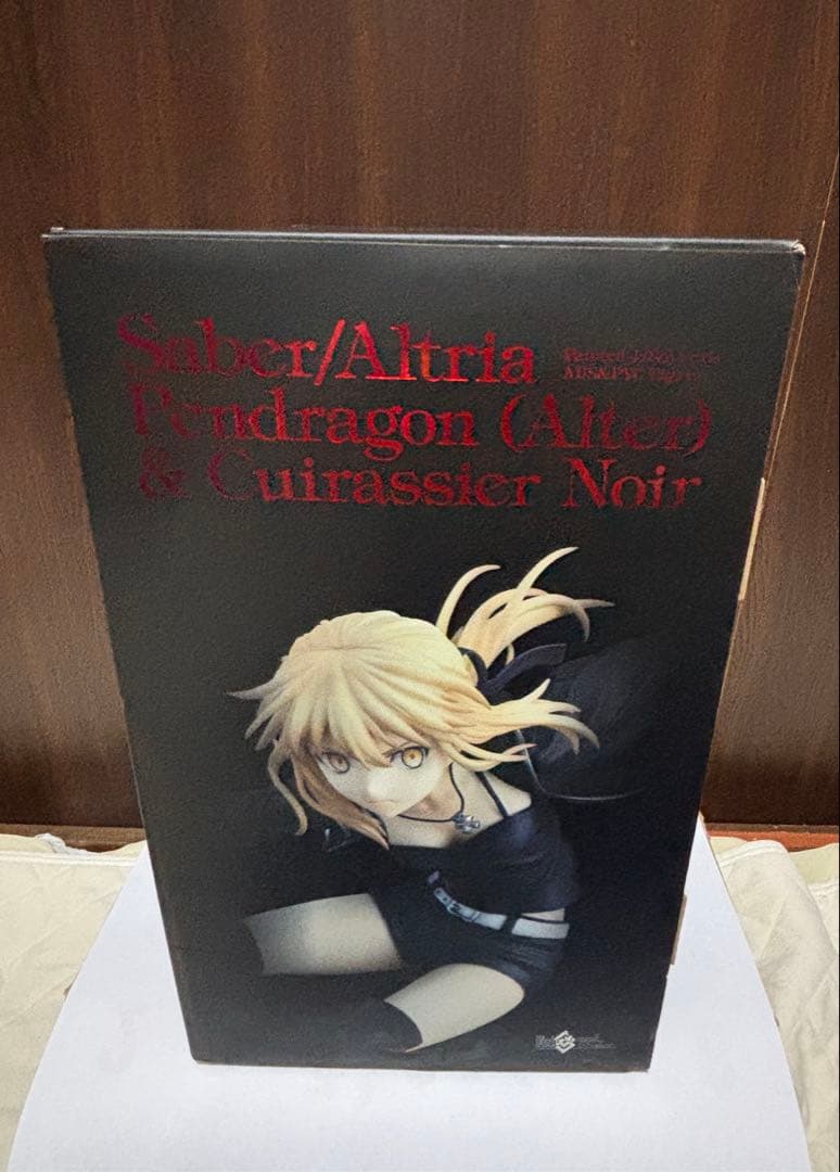 u*e様 セイバー アルトリア・ペンドラゴン オルタ&キュイラッシェ・ノワール
