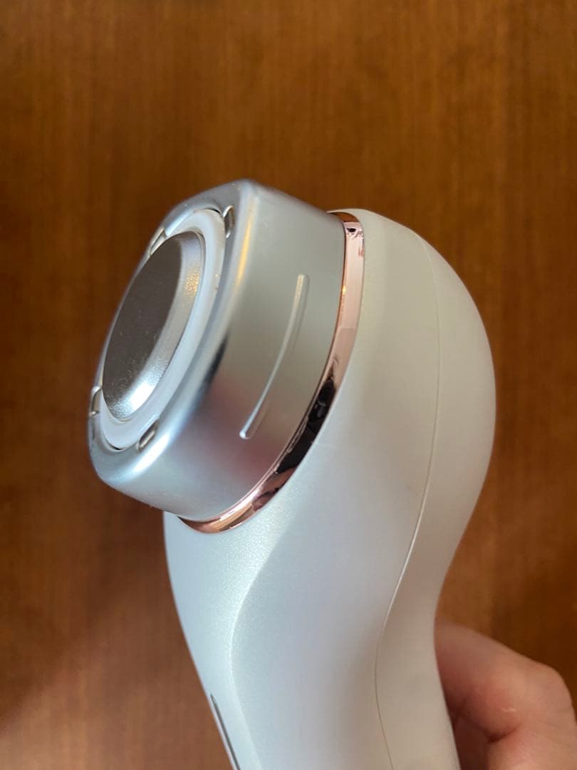 RF Ultrasonic 美容器 EH-SR70-P