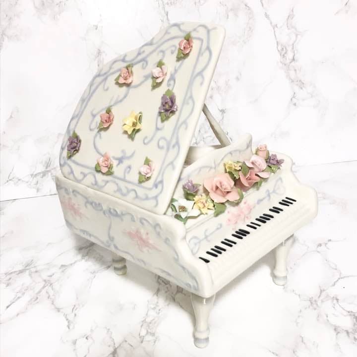 オルゴール ☆ グランドピアノ ☆ バラ ロココ 陶器 オブジェ インテリア