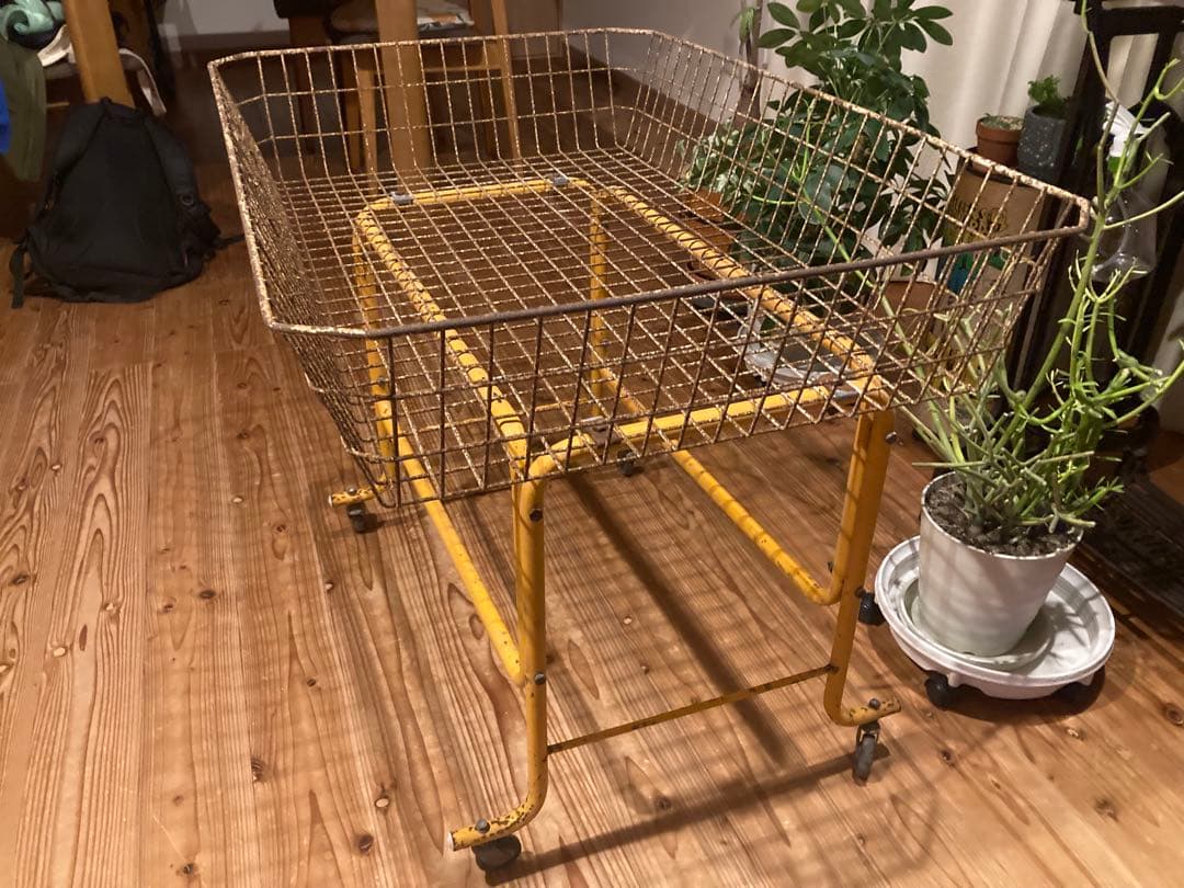 昭和レトロ　ワイヤーワゴン　キャスター付　店舗什器　超シャビージャンクガーデン①