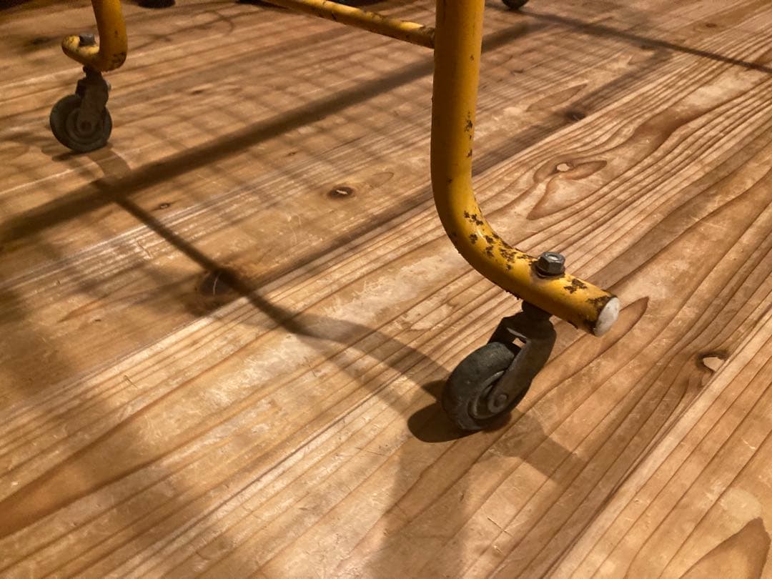 昭和レトロ　ワイヤーワゴン　キャスター付　店舗什器　超シャビージャンクガーデン①