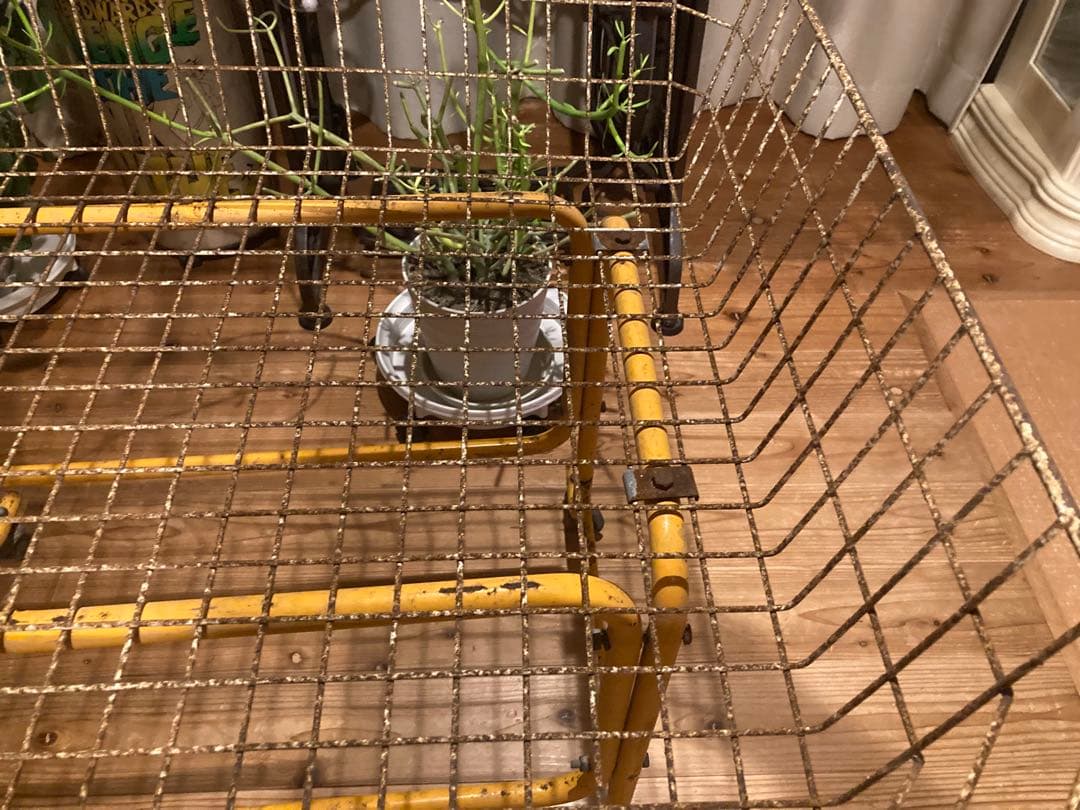 昭和レトロ　ワイヤーワゴン　キャスター付　店舗什器　超シャビージャンクガーデン①