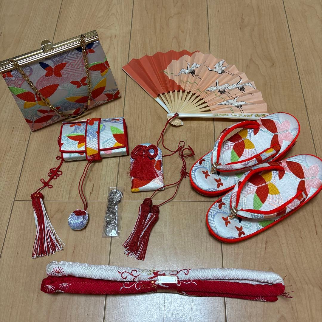 122 正絹着物　赤×蝶々×花車　七五三着物セット　3歳　日本製　結び帯