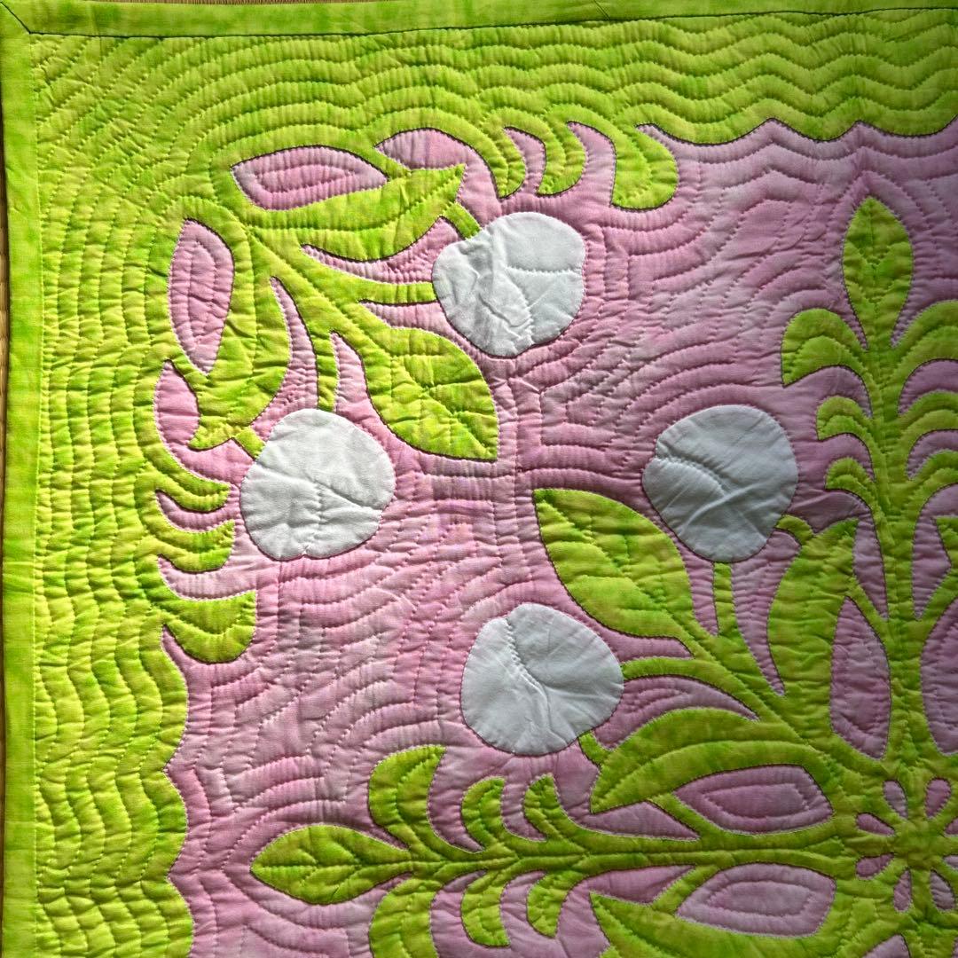 ハワイアンキルトのタペストリー（ハンドメイド）