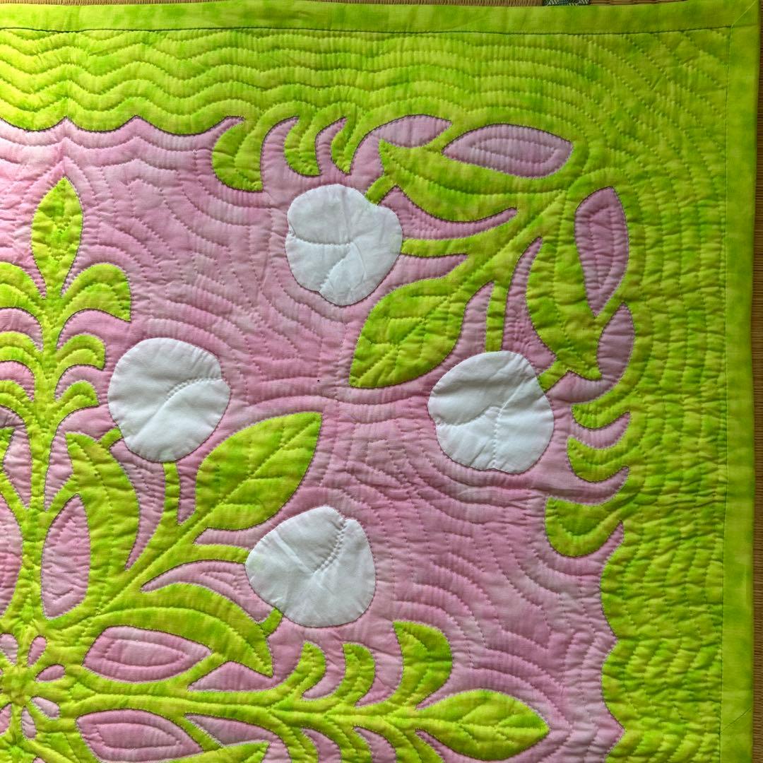 ハワイアンキルトのタペストリー（ハンドメイド）