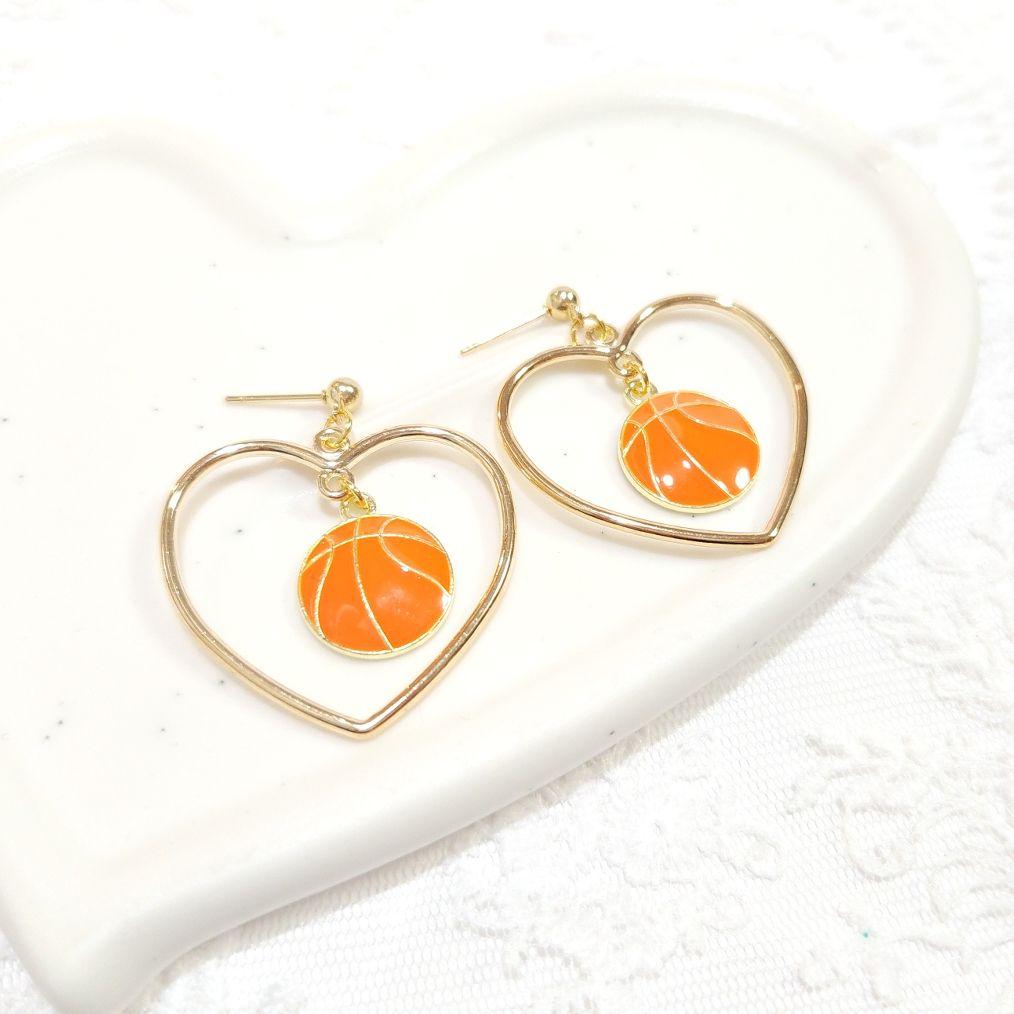 大人可愛い★バスケットボール in ゴールド ハート フープ ピアス♡