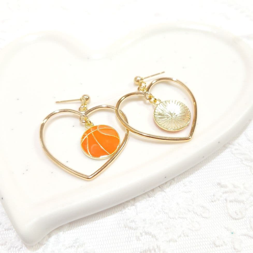 大人可愛い★バスケットボール in ゴールド ハート フープ ピアス♡
