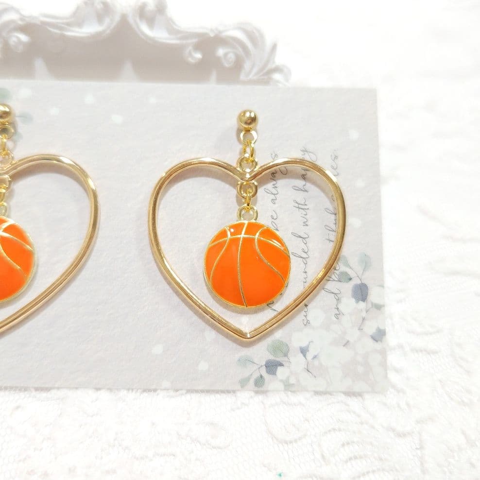 大人可愛い★バスケットボール in ゴールド ハート フープ ピアス♡