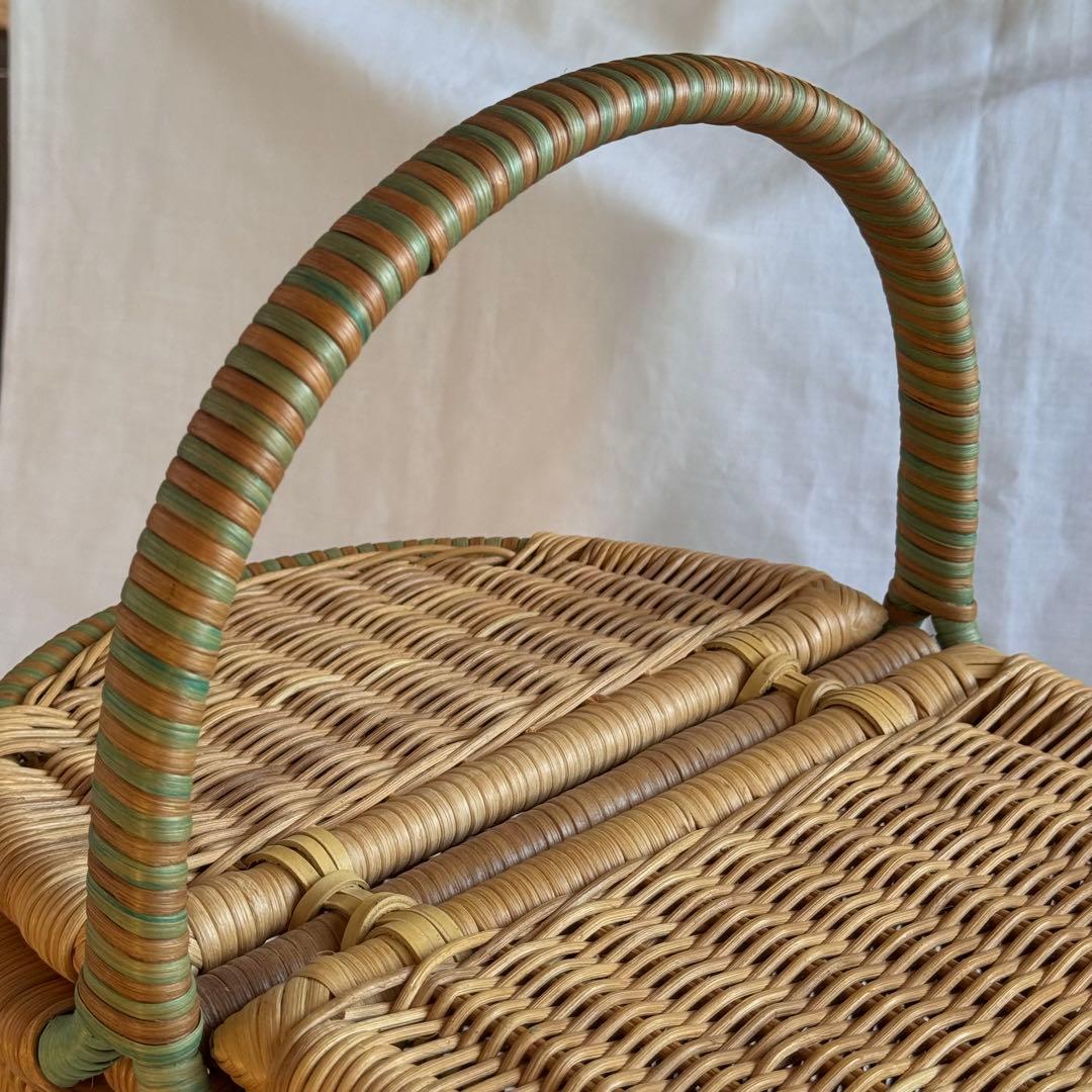 大きなふた付きオーバル型　ピクニックバスケット　ツートンカラー　モスグリーン