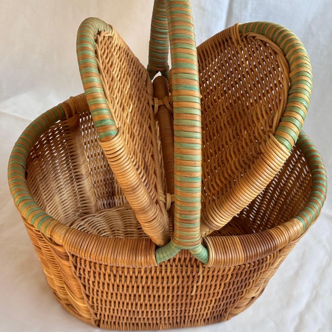 大きなふた付きオーバル型　ピクニックバスケット　ツートンカラー　モスグリーン