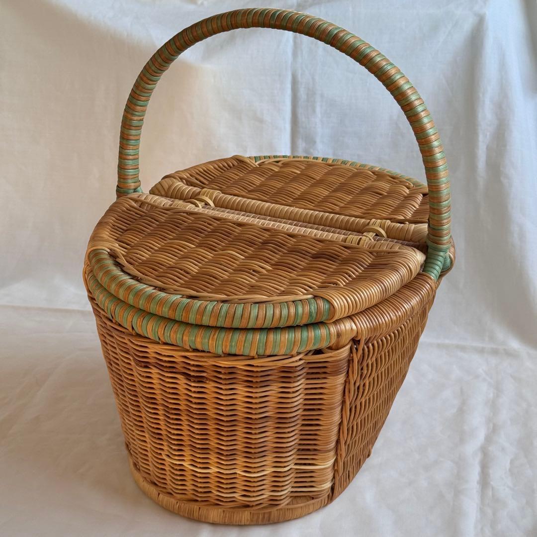 大きなふた付きオーバル型　ピクニックバスケット　ツートンカラー　モスグリーン