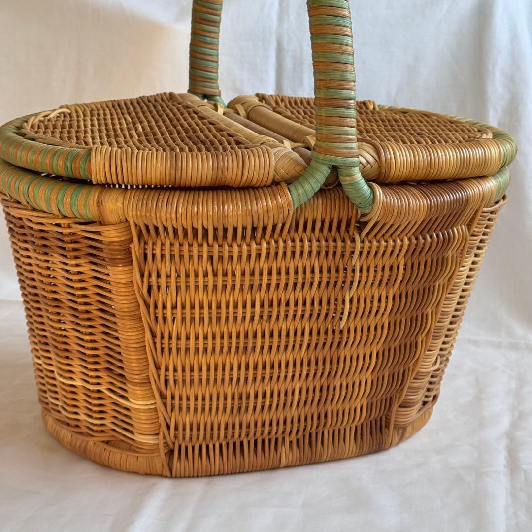 大きなふた付きオーバル型　ピクニックバスケット　ツートンカラー　モスグリーン