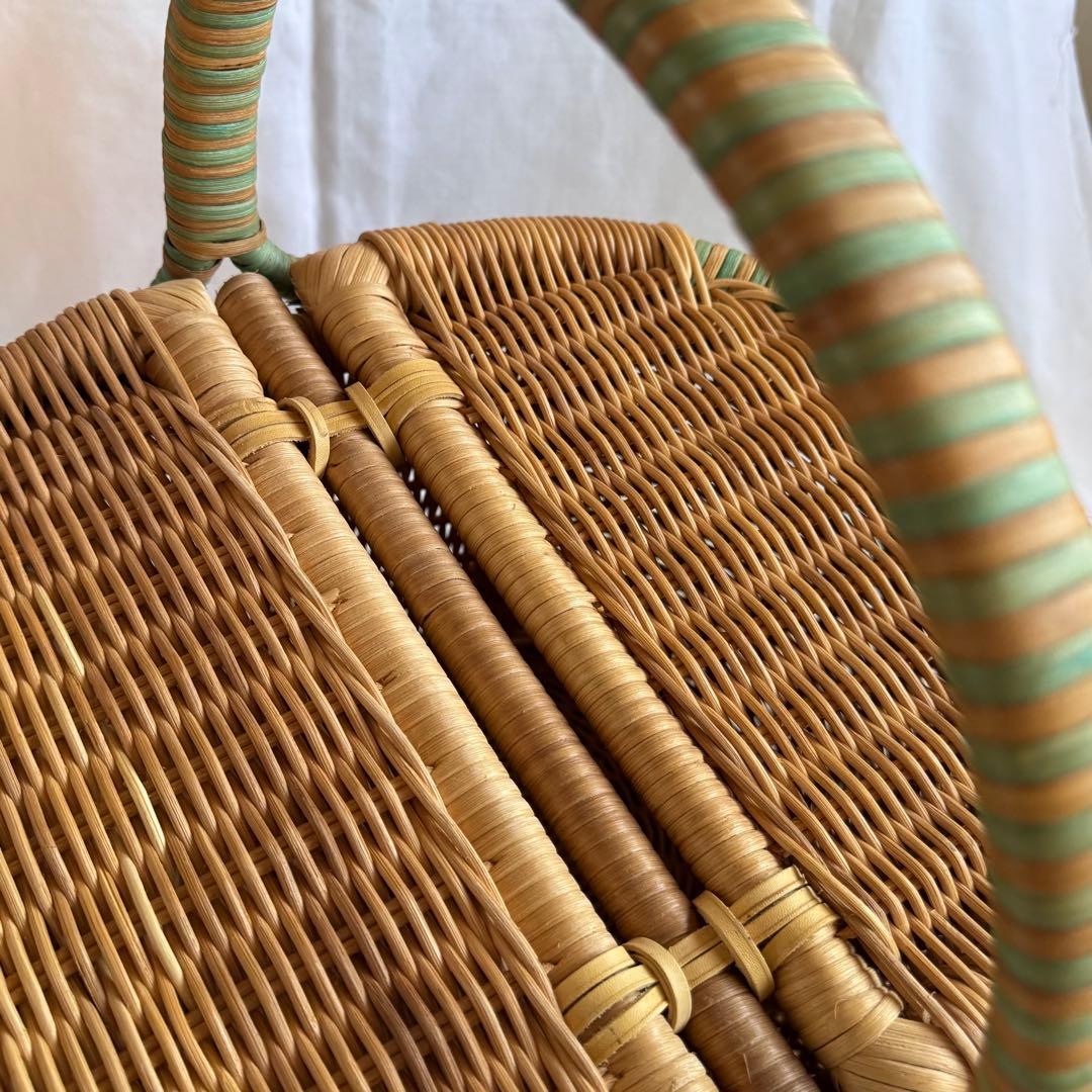 大きなふた付きオーバル型　ピクニックバスケット　ツートンカラー　モスグリーン