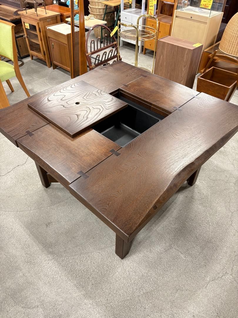 囲炉裏　ダイニング　座卓　天然木　無垢材　南部鉄