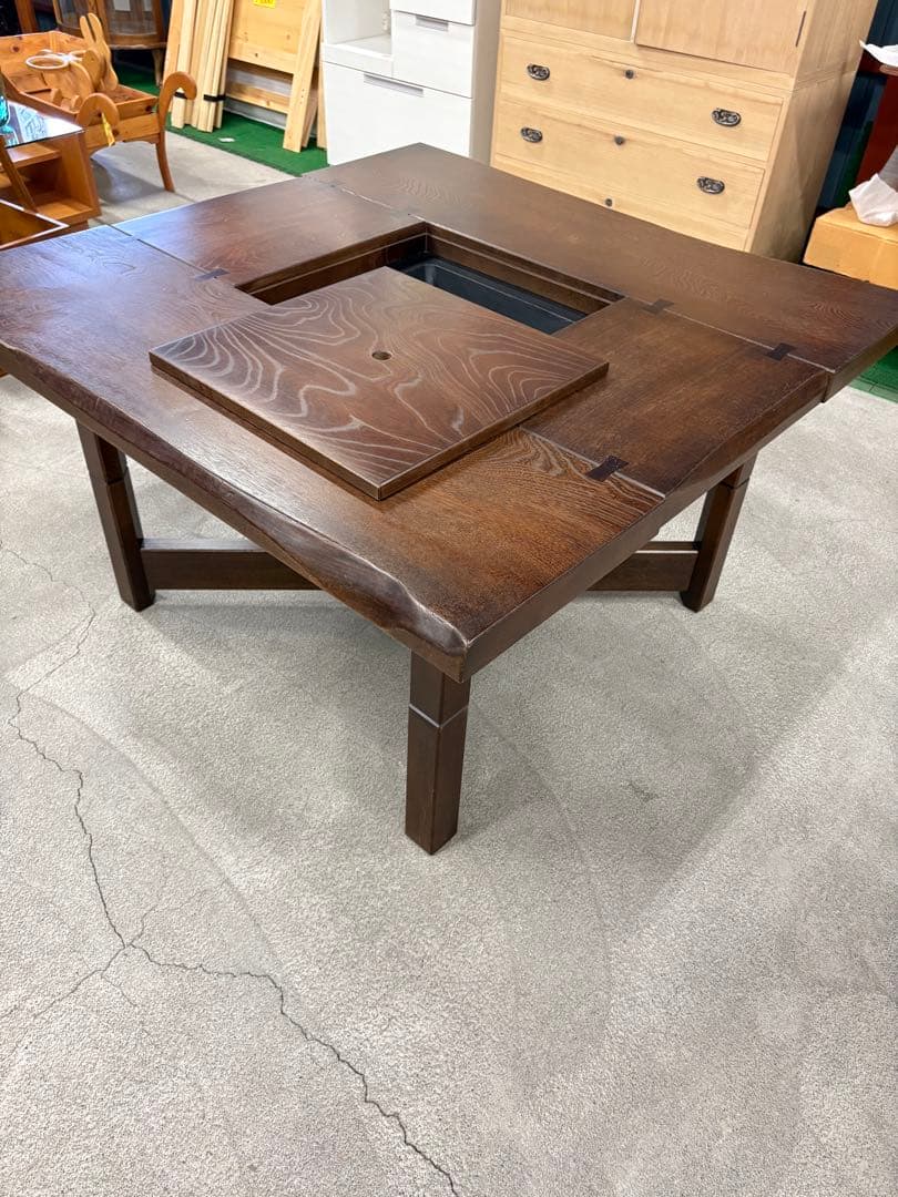 囲炉裏　ダイニング　座卓　天然木　無垢材　南部鉄