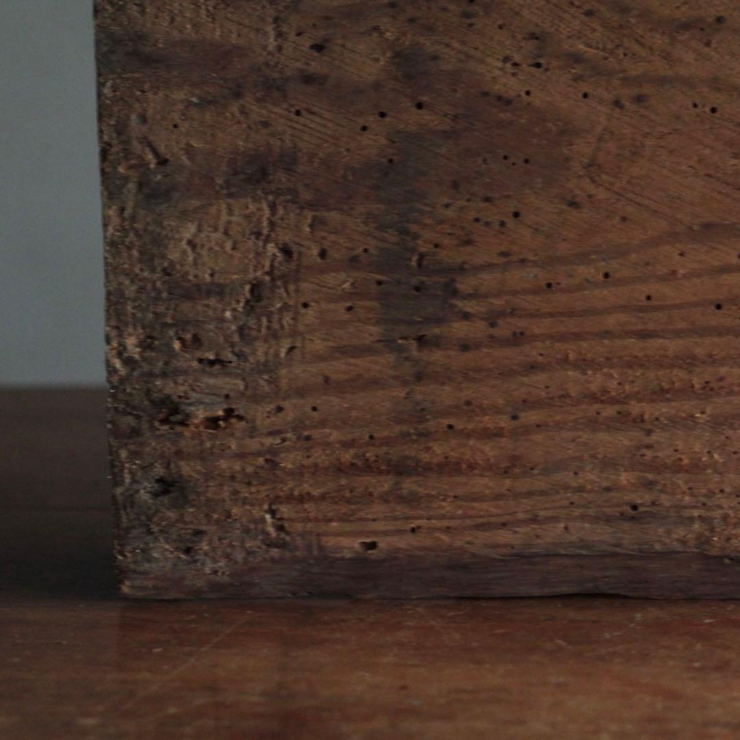 枯れ板 松の 古材 敷板 徳利と盃をのせて独酌の盆