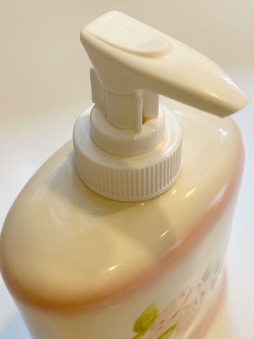 未使用品　イマン　ローションボトル　ダイアナローズ　陶器　アンティーク