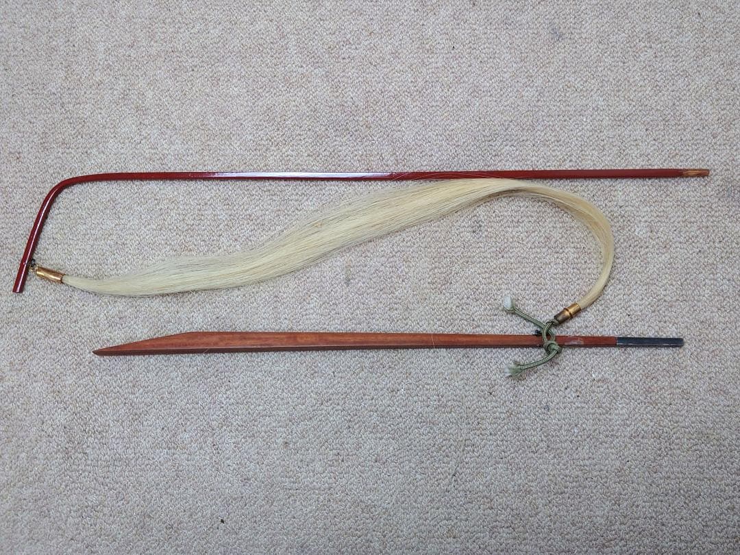 た*ん様 胡弓 弓・ハードケース付き 和楽器