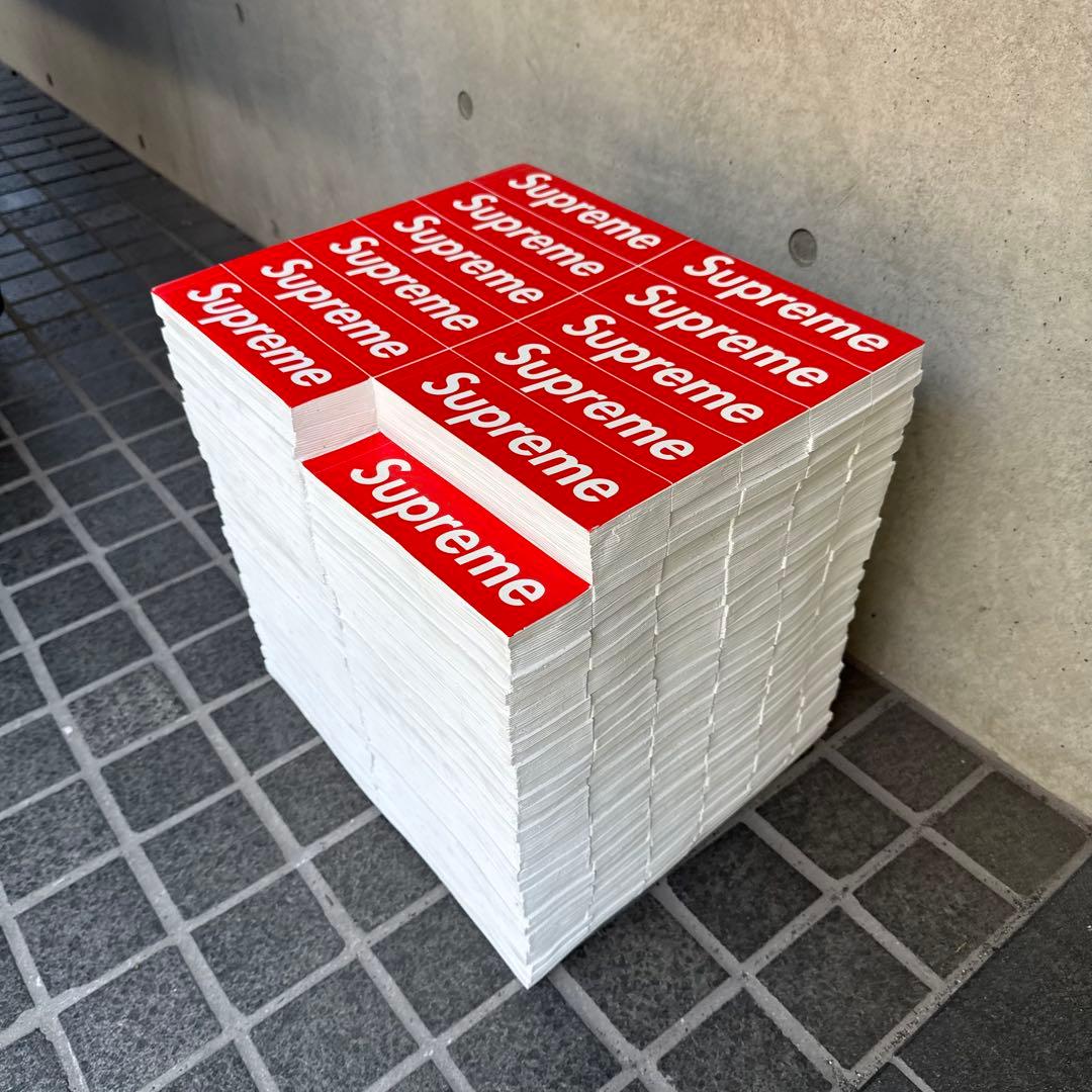サイドテーブル・ナイトテーブル・ローテーブル Supreme Rotary Hero Sticker Bricks Stool