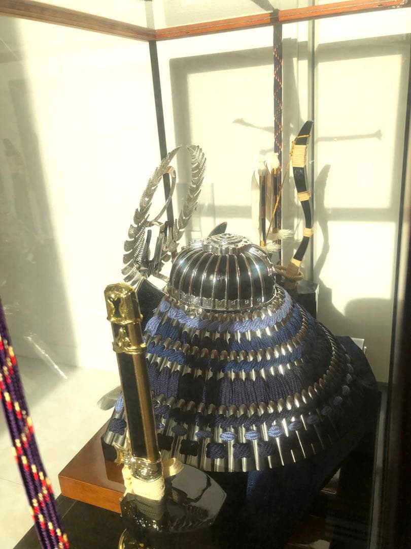 五月人形兜飾り ガラスケース入り　オルゴール付き