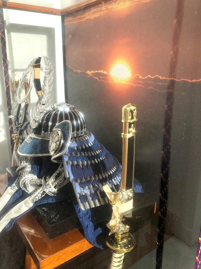 五月人形兜飾り ガラスケース入り　オルゴール付き