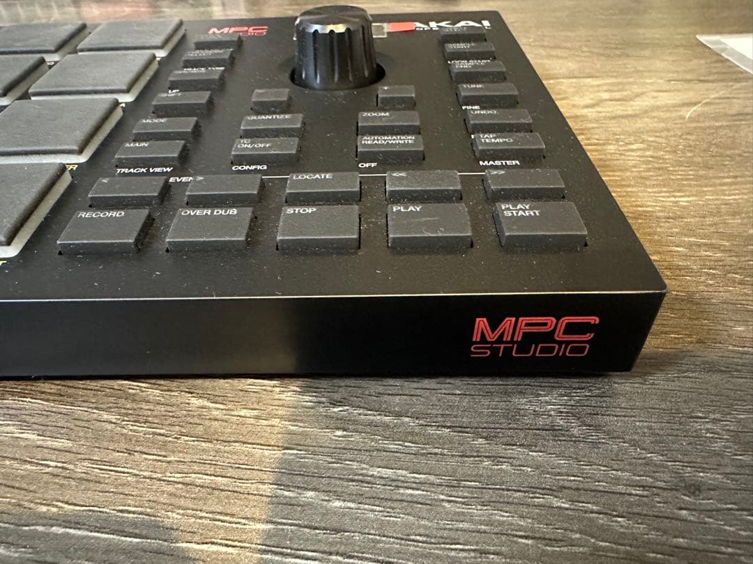 AKAI MPC STUDIO 音楽制作コントローラー