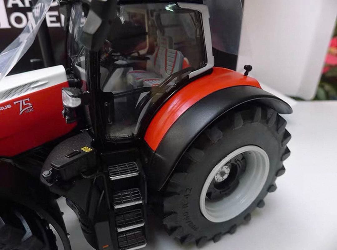 ダイキャスト 1:32 スケール 6300 CVT トラクター 合金モデル - メルカリ