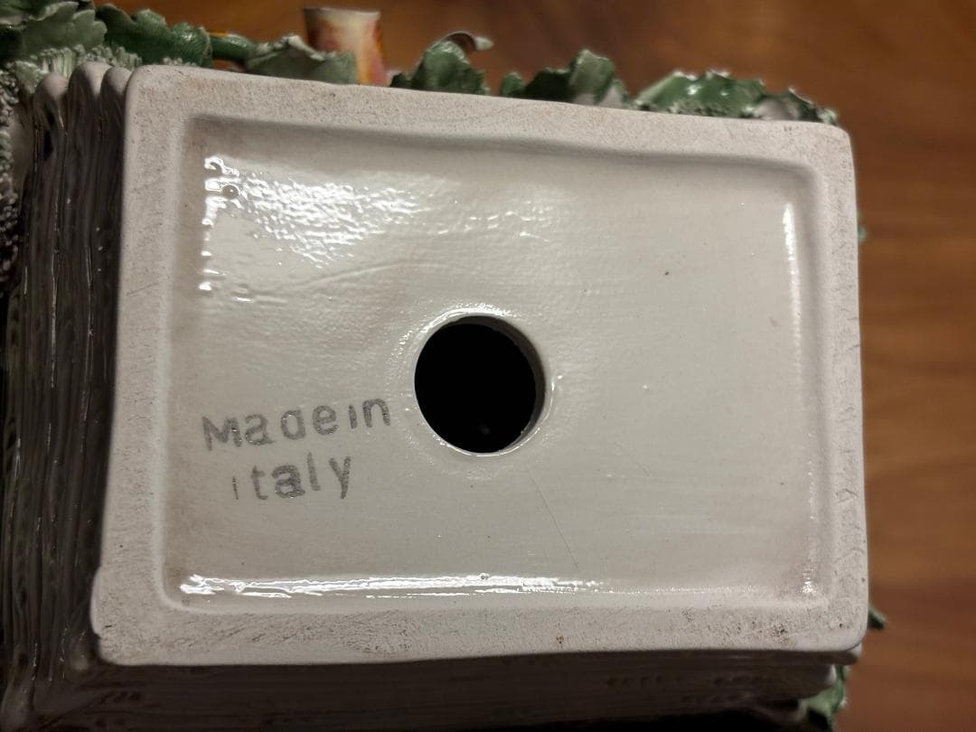 イタリア製　陶花　陶器の置物　バラ　バスケット　ハンドメイド