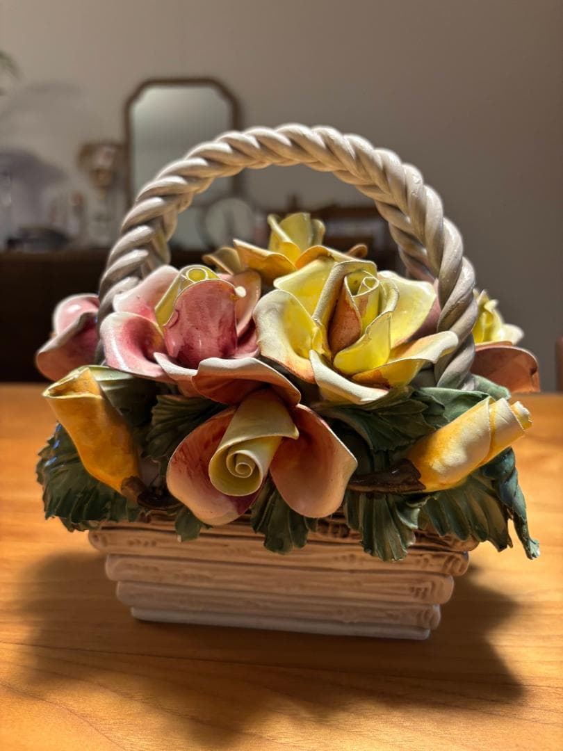 イタリア製　陶花　陶器の置物　バラ　バスケット　ハンドメイド