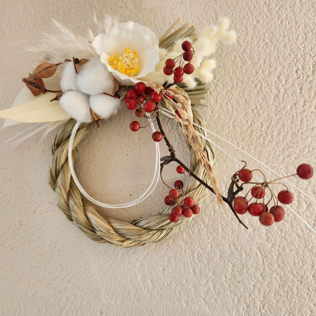 白椿とサンキライのしめ縄