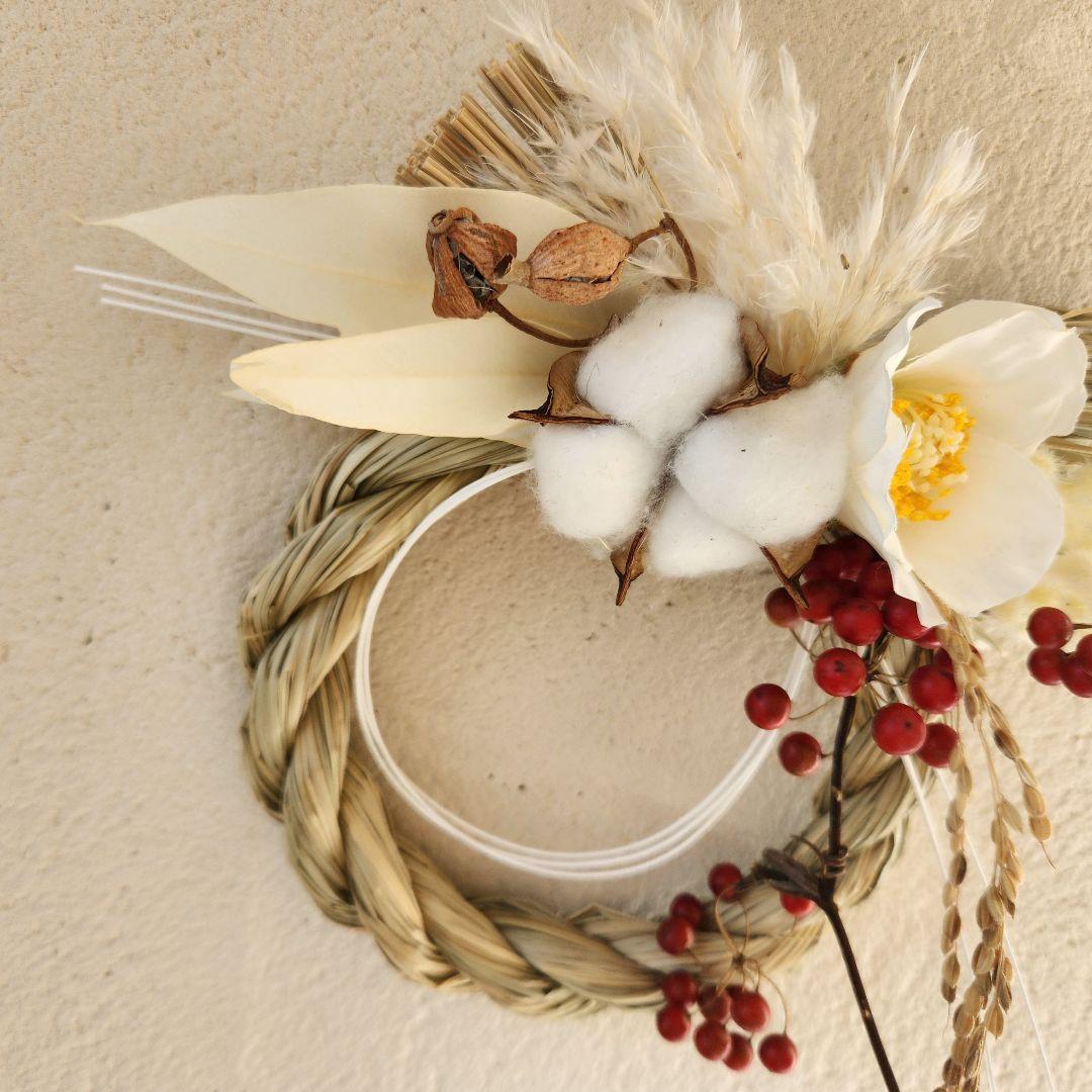 白椿とサンキライのしめ縄