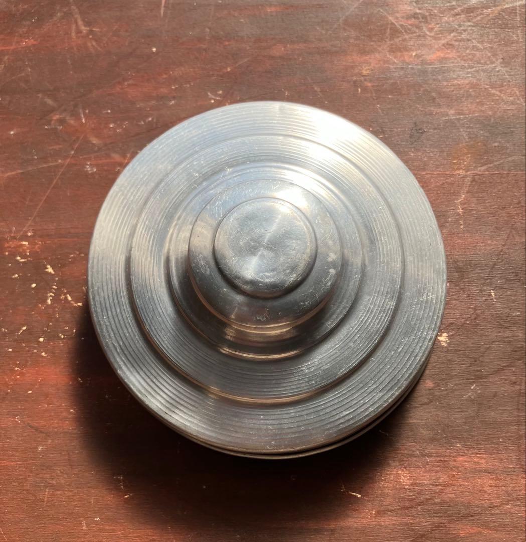 昭和レトロ　小ぶりザイズのタイプ違い　蓋付きガラス瓶　2個セット