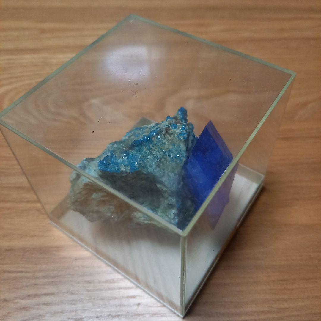 小林健二先生　鉱物標本オブジェ➕青色結晶育成材料　銀河通信社